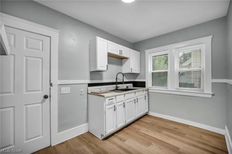 1919 Treadway Avenue Cleveland OH 44109
