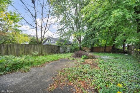 1919 Treadway Avenue Cleveland OH 44109