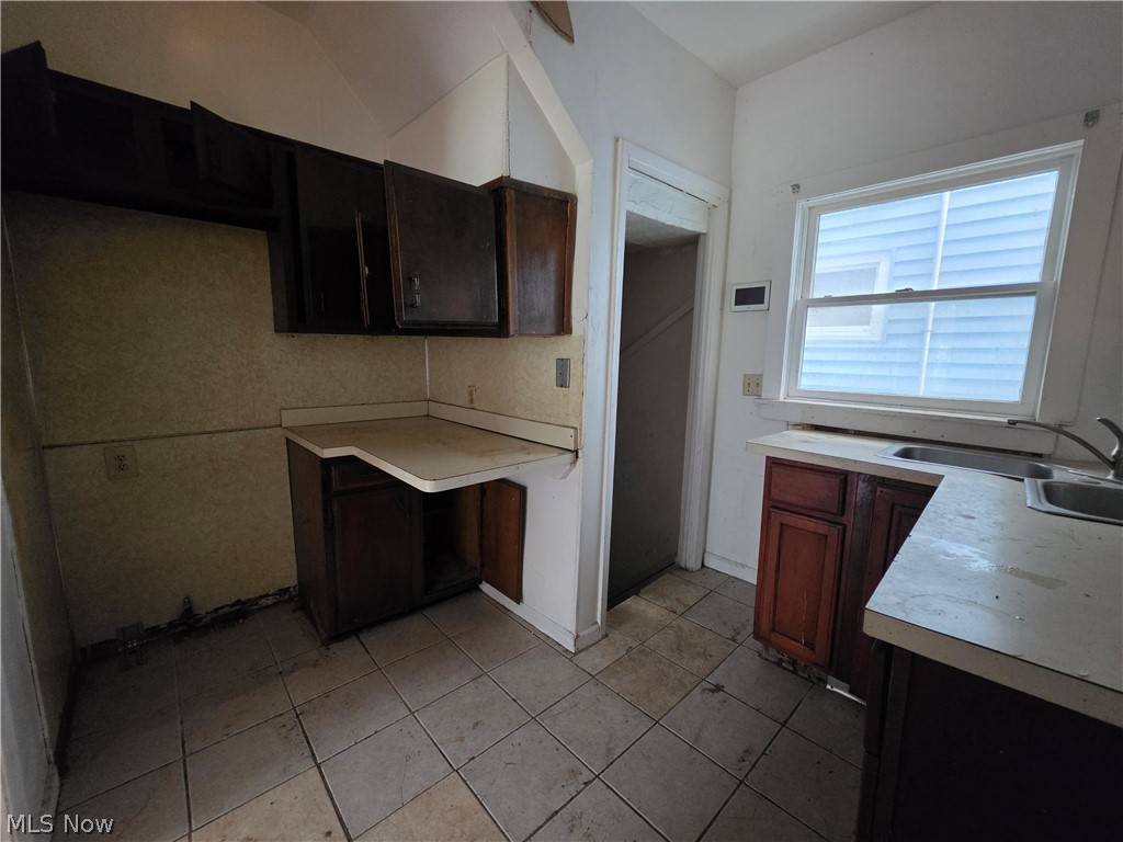 13303 Milan Avenue East Cleveland OH 44112
