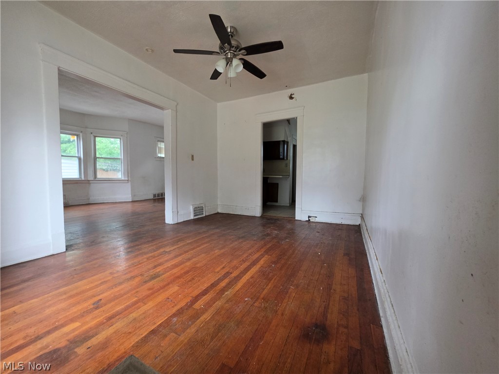 13303 Milan Avenue East Cleveland OH 44112