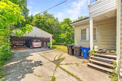 11118 Glenboro Drive Cleveland OH 44105