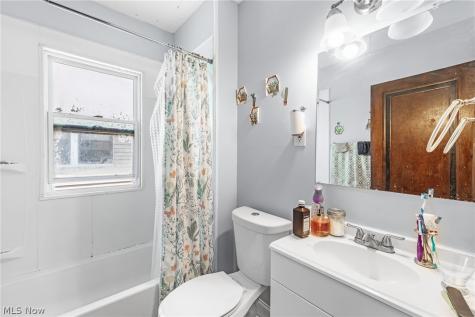 11118 Glenboro Drive Cleveland OH 44105