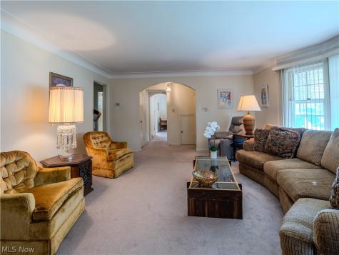 13699 Cedar Road University Heights OH 44118