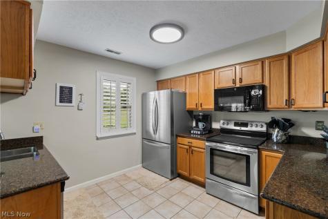 1995-1997 Rolling Meadows Lane Akron OH 44312