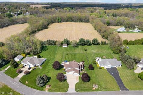1995-1997 Rolling Meadows Lane Akron OH 44312