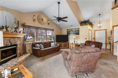 1995-1997 Rolling Meadows Lane Akron OH 44312