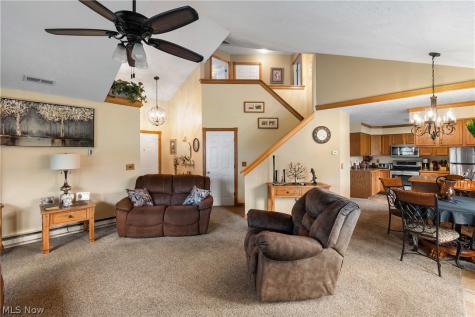1995-1997 Rolling Meadows Lane Akron OH 44312