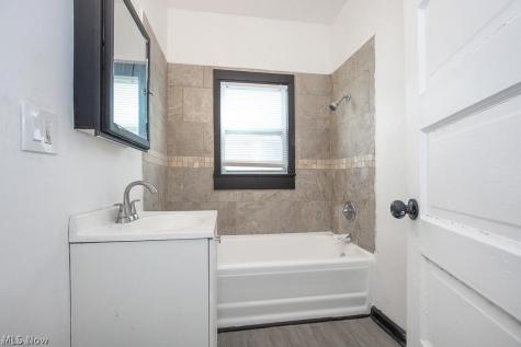 12401 Chesterfield Avenue Cleveland OH 44108