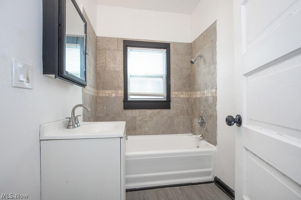 12401 Chesterfield Avenue Cleveland OH 44108