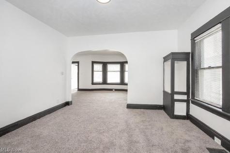 12401 Chesterfield Avenue Cleveland OH 44108