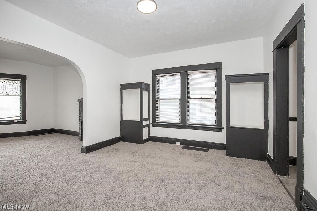 12401 Chesterfield Avenue Cleveland OH 44108