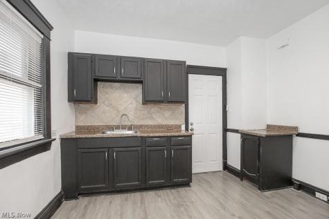 12401 Chesterfield Avenue Cleveland OH 44108