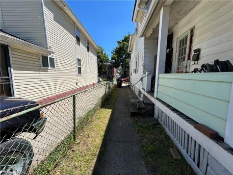 1764 E 33rd Street Cleveland OH 44114