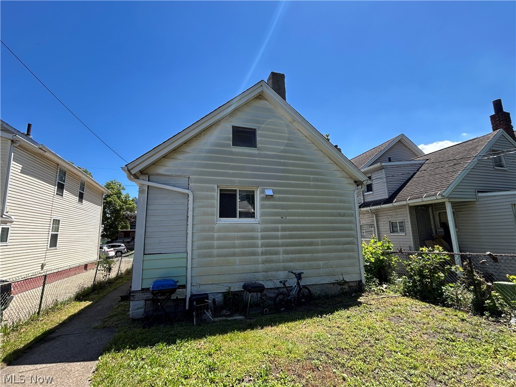 1764 E 33rd Street Cleveland OH 44114