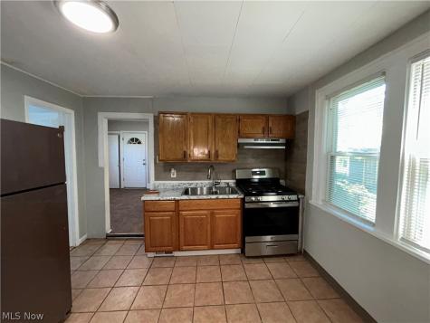 1764 E 33rd Street Cleveland OH 44114