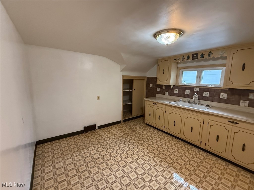 4902 E 109th Street Garfield Heights OH 44125