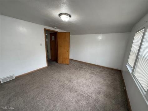 4902 E 109th Street Garfield Heights OH 44125