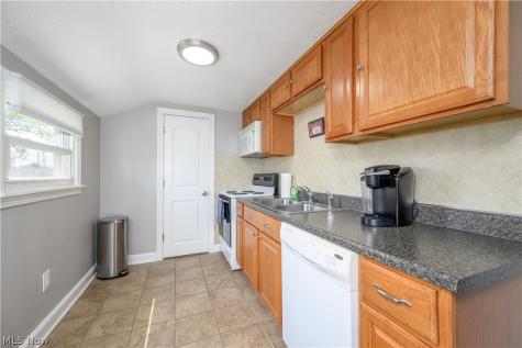 1718 - 1720 Newberry Street Cuyahoga Falls OH 44221