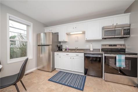 1718 - 1720 Newberry Street Cuyahoga Falls OH 44221