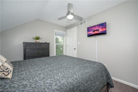 1718 - 1720 Newberry Street Cuyahoga Falls OH 44221