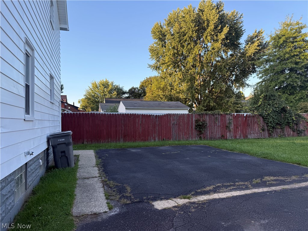 43 Manchester Avenue Youngstown OH 44509