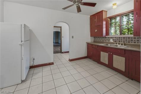 1704 Yale Avenue NW Canton OH 44703