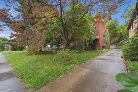 1704 Yale Avenue NW Canton OH 44703