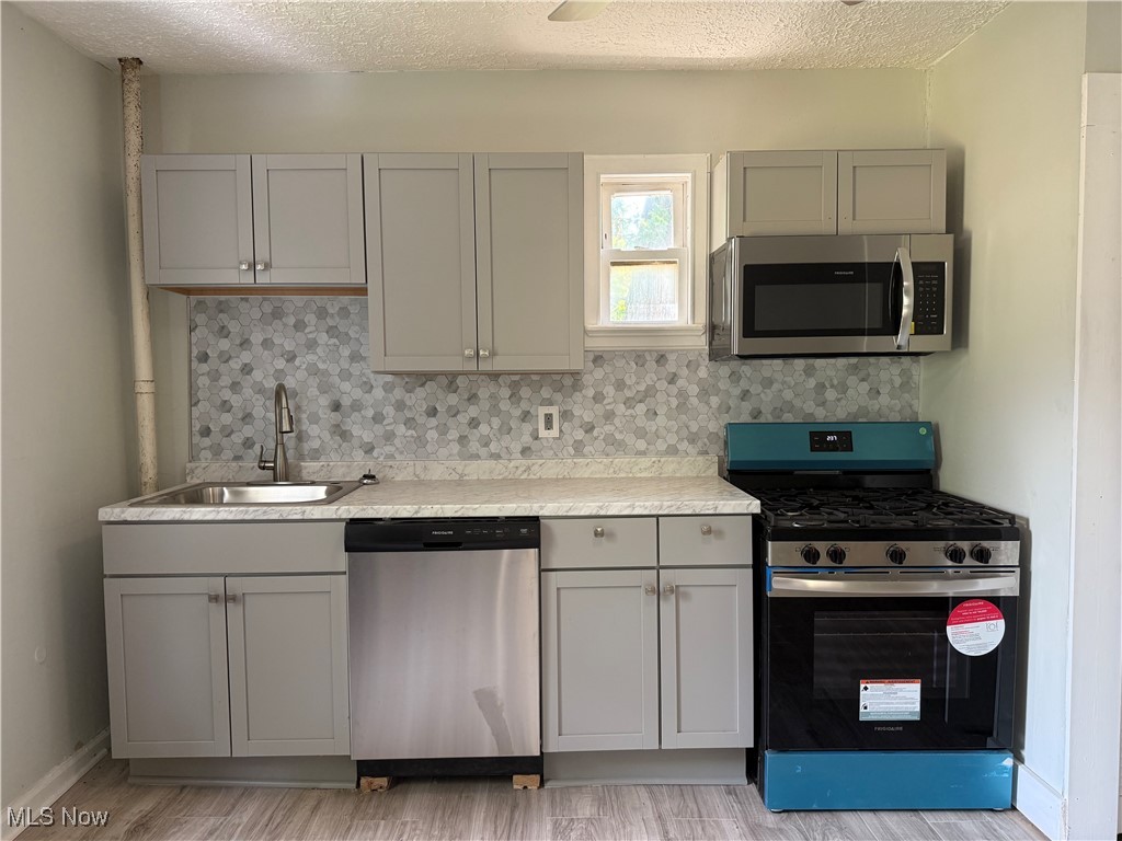 2066 W 81st Street Cleveland OH 44102