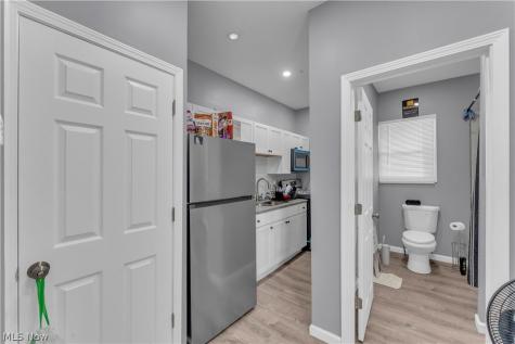 3429 E 65th Street Cleveland OH 44127