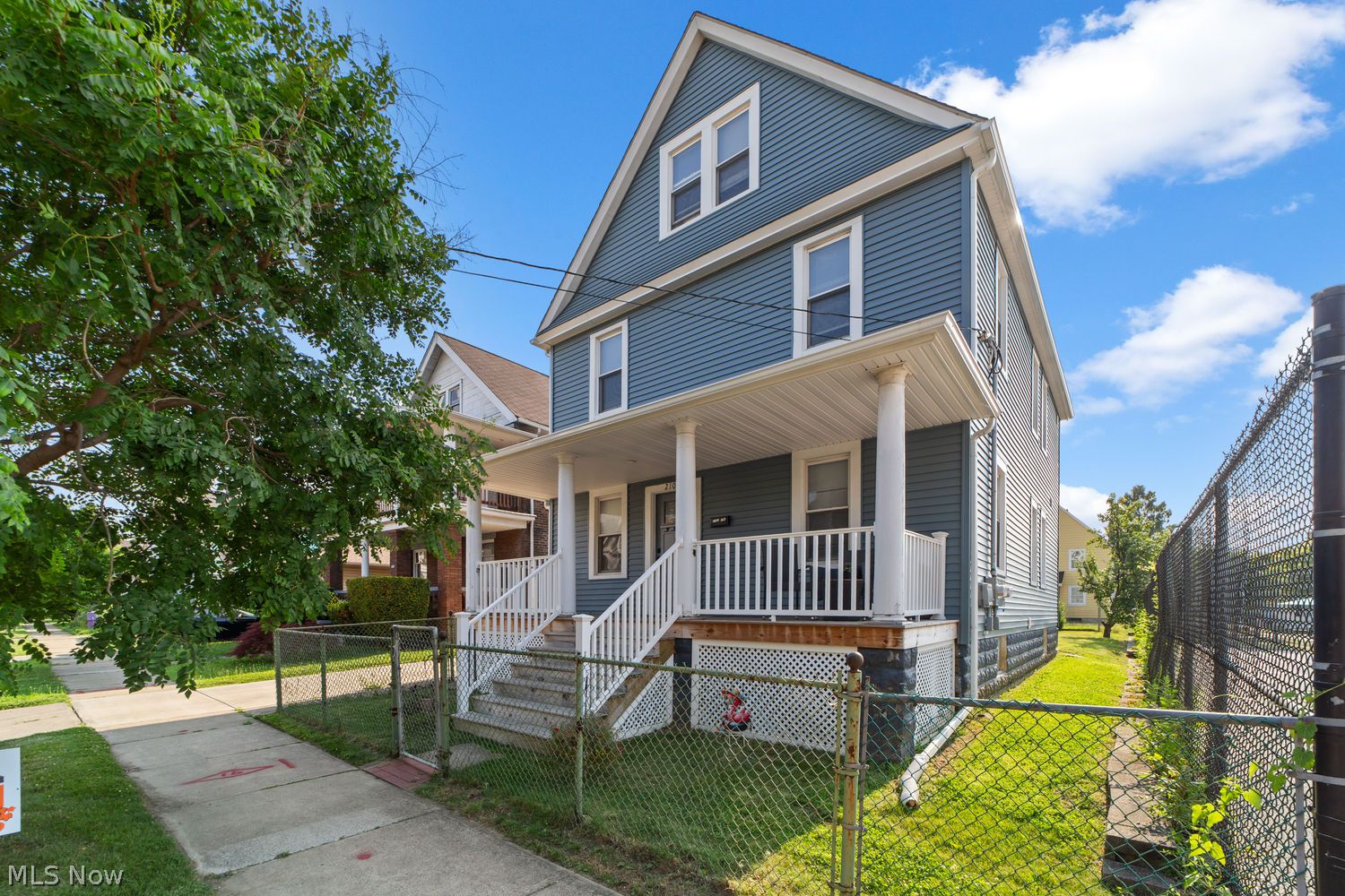 2102 Quail Street Lakewood OH 44107