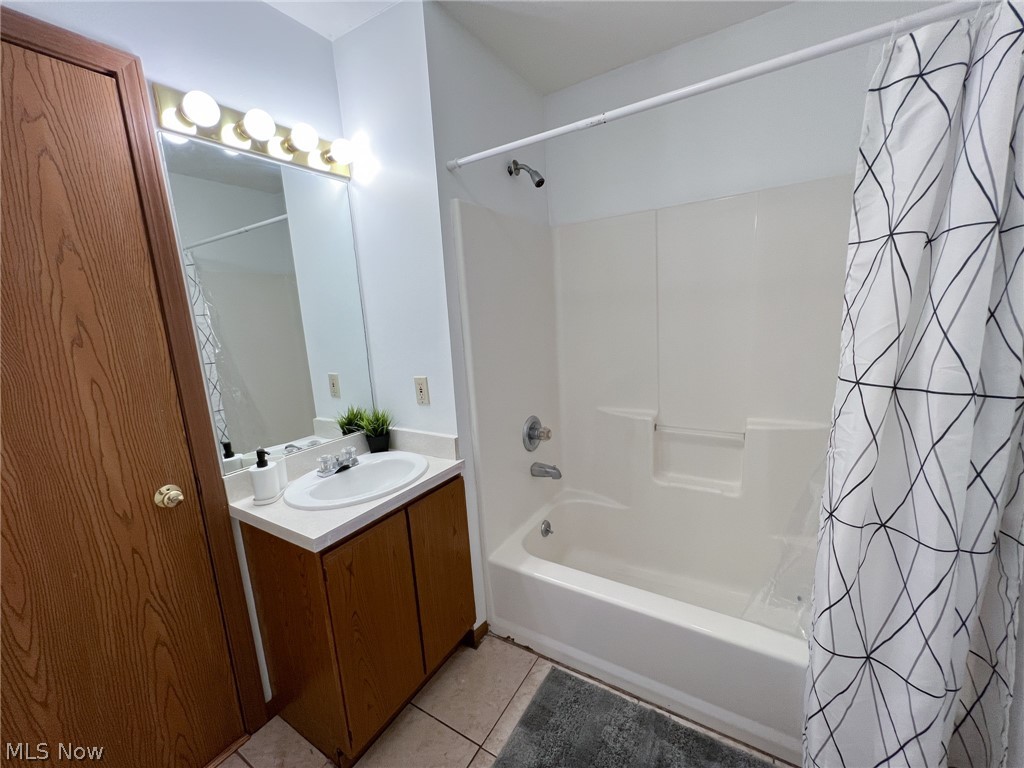 709 & 717 Carroll Street Akron OH 44304