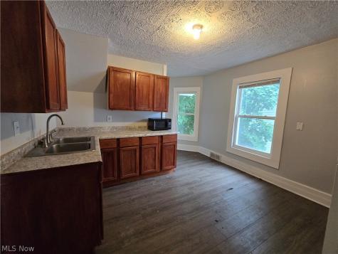 1412 Woodland Avenue NW Canton OH 44703