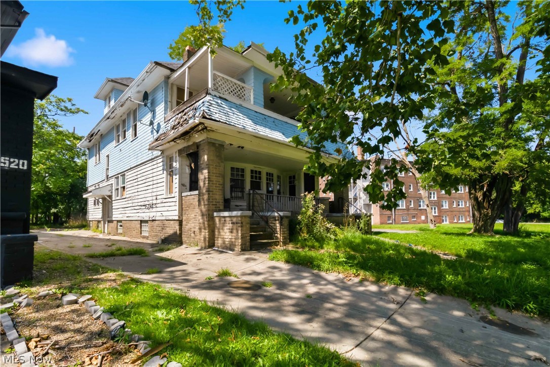 1516 Hillcrest Road Cleveland OH 44118