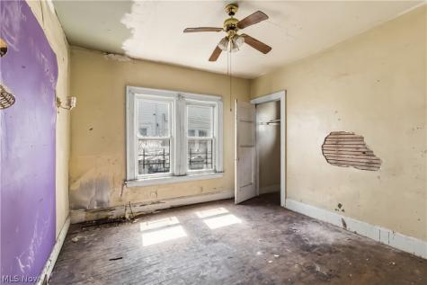 1516 Hillcrest Road Cleveland OH 44118