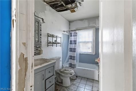 1516 Hillcrest Road Cleveland OH 44118
