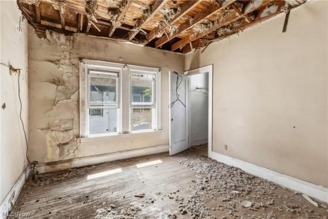 1516 Hillcrest Road Cleveland OH 44118