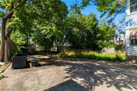 1516 Hillcrest Road Cleveland OH 44118