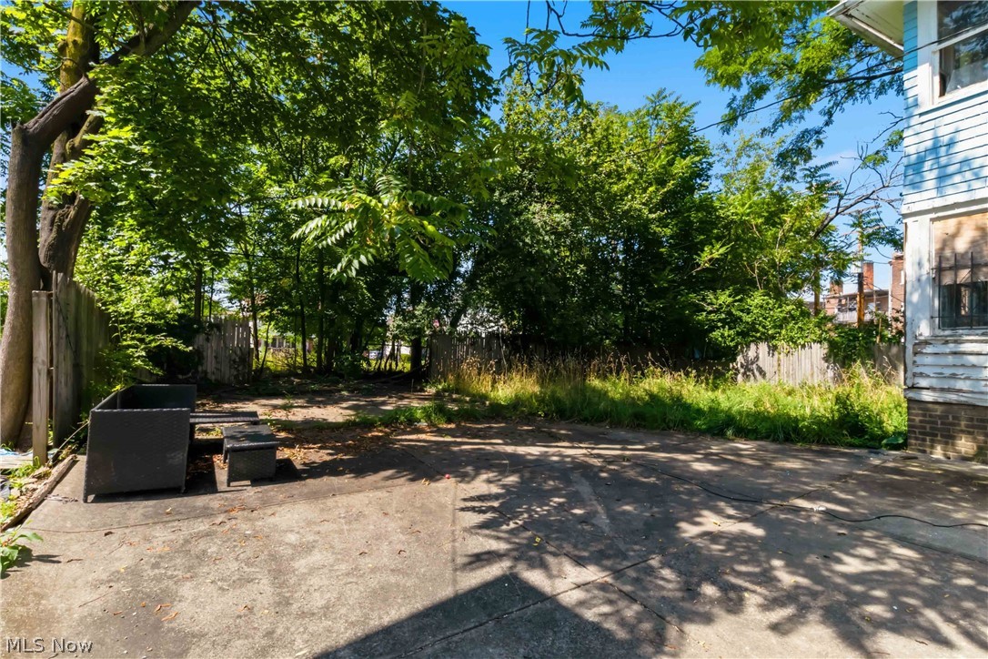 1516 Hillcrest Road Cleveland OH 44118