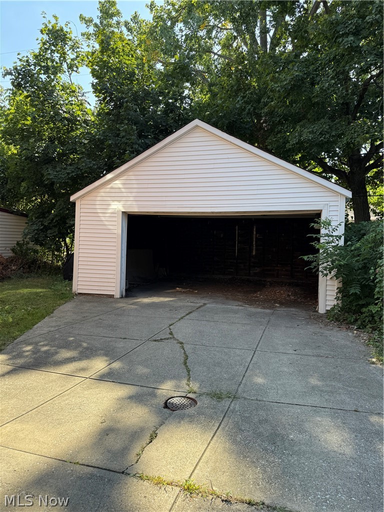 1426 E 175th Street Cleveland OH 44110