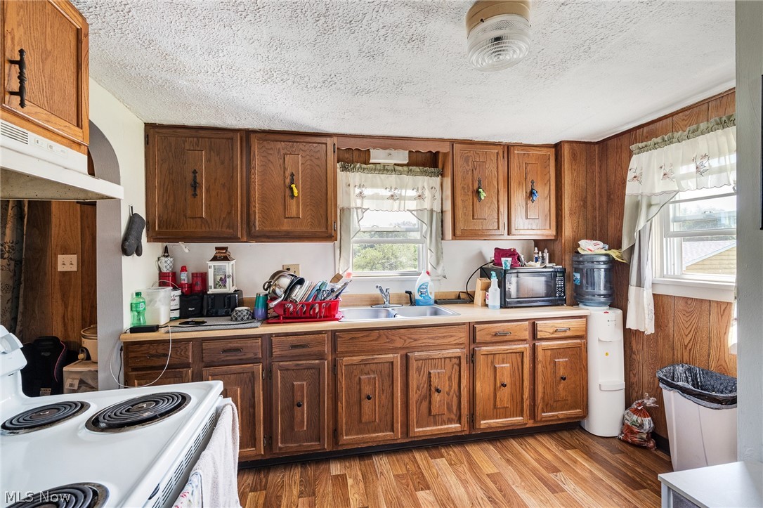 7846 Thompson Sharpsville Road NE Burghill OH 44404