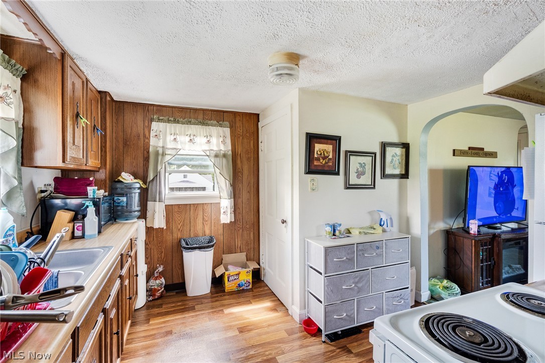 7846 Thompson Sharpsville Road NE Burghill OH 44404