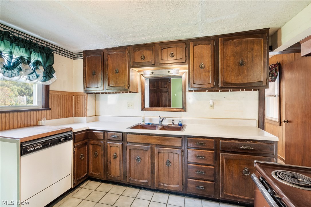 7846 Thompson Sharpsville Road NE Burghill OH 44404