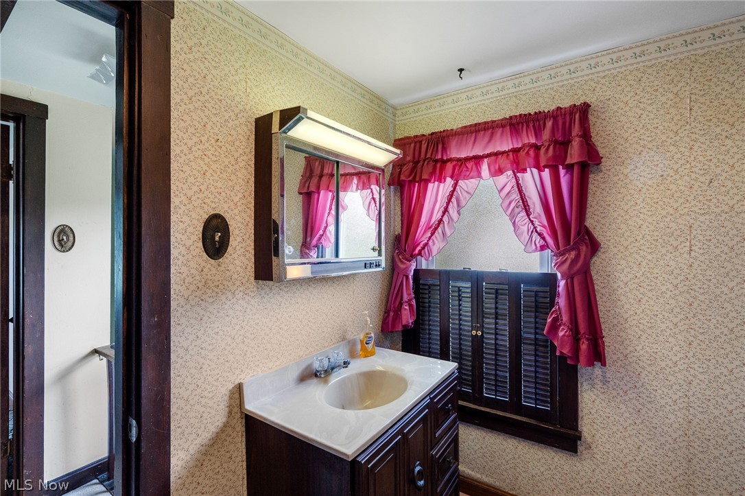 7846 Thompson Sharpsville Road NE Burghill OH 44404