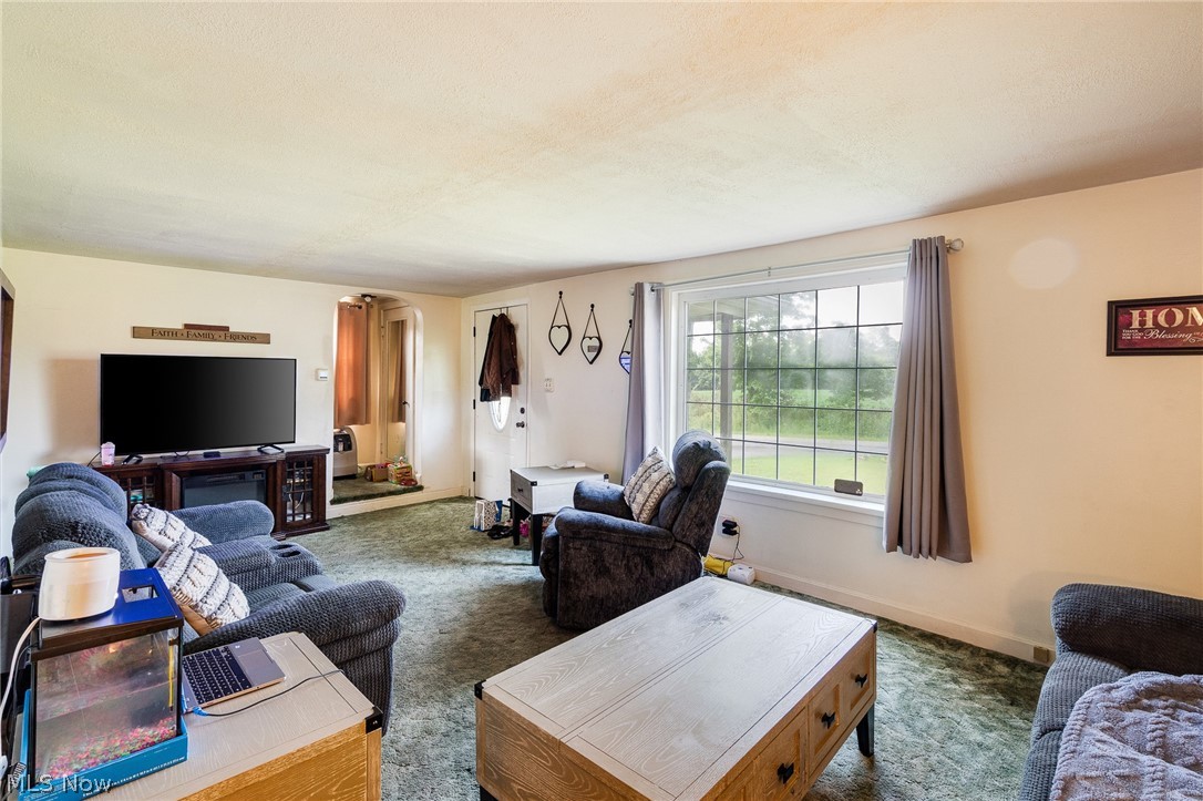 7846 Thompson Sharpsville Road NE Burghill OH 44404