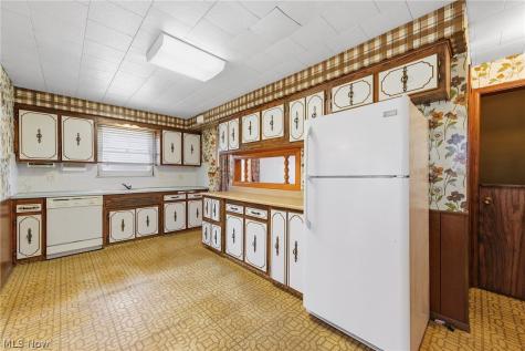 8230 Reed Avenue Garfield Heights OH 44125