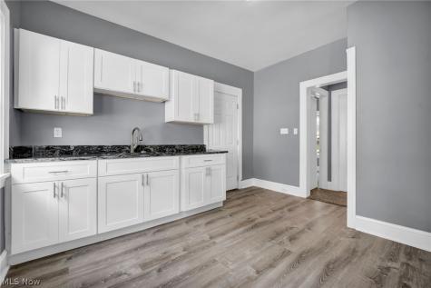 4879 E 97th Street Garfield Heights OH 44125