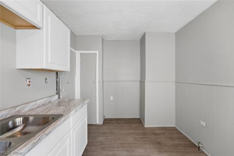 477 E 148th Street Cleveland OH 44110