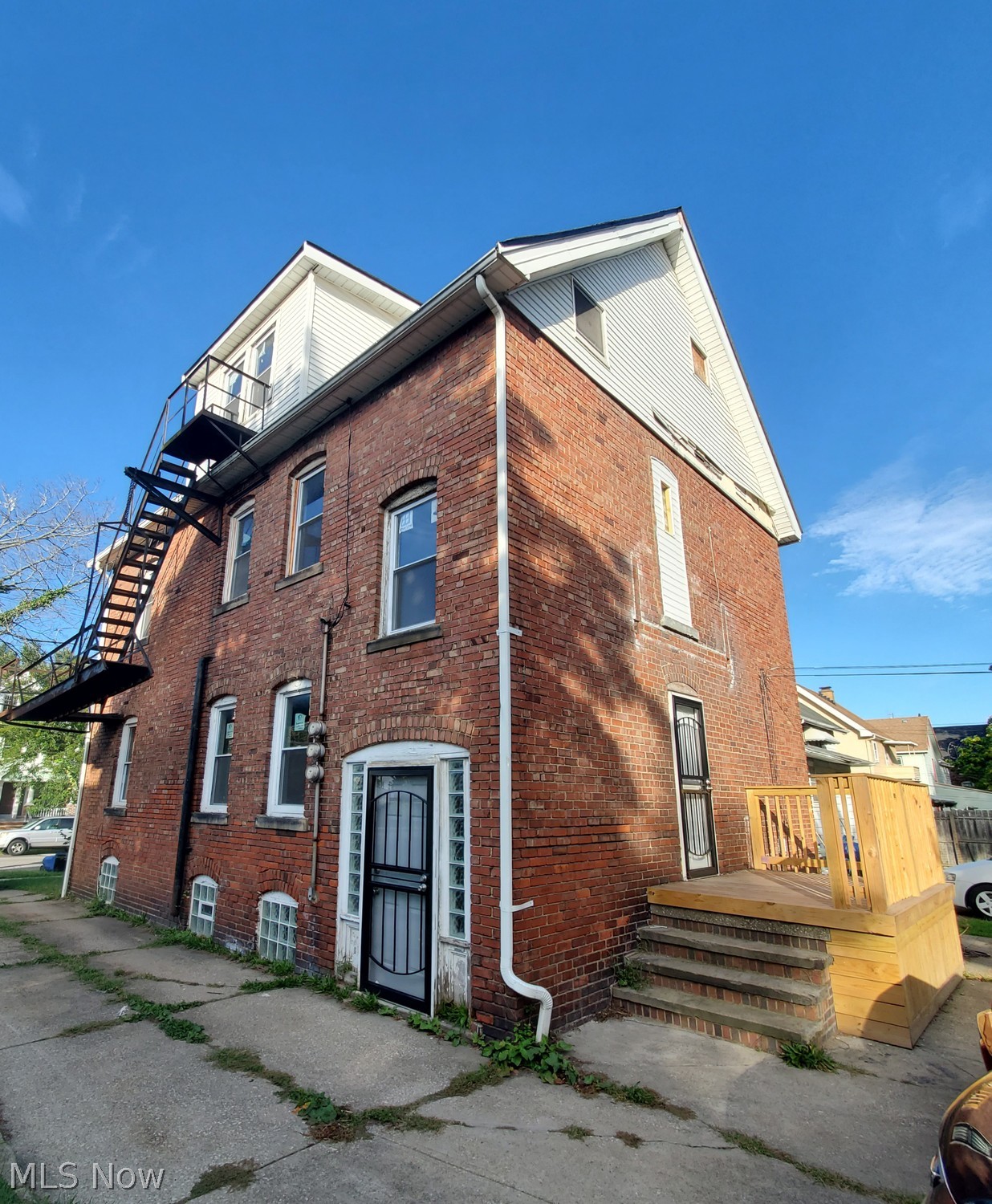 811 London Road Cleveland OH 44110