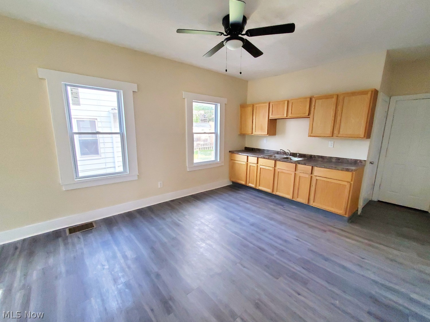 811 London Road Cleveland OH 44110
