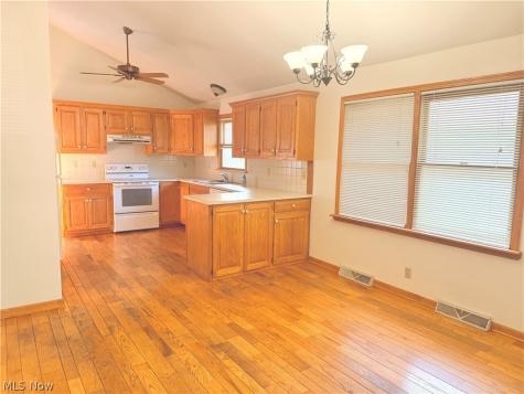 1532 Ellesmere Avenue NW North Canton OH 44720